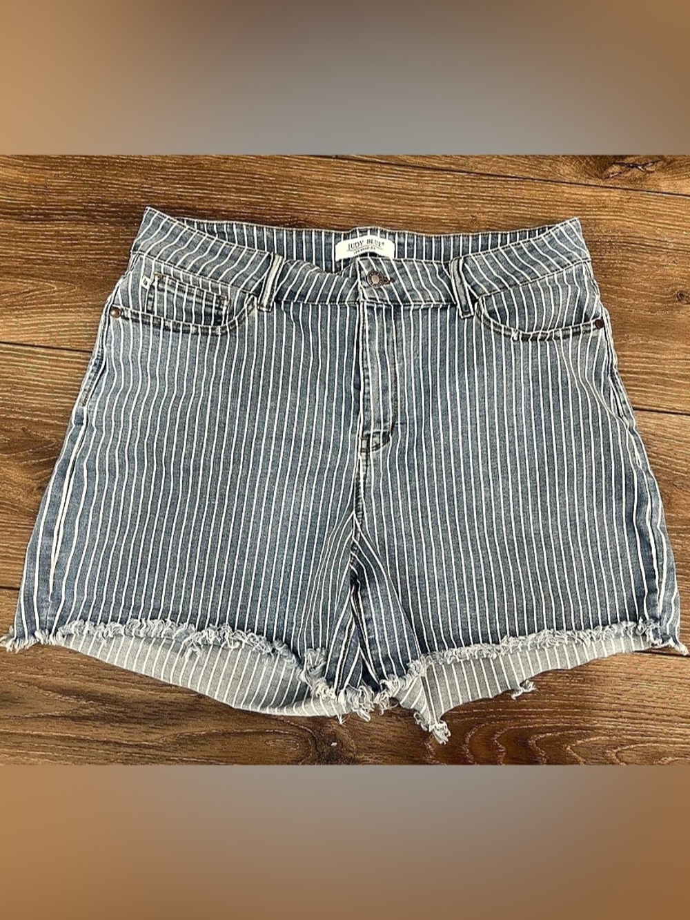 Judy Blue JE150087 Striped Jean Shorts in Blue & White Size 2XL